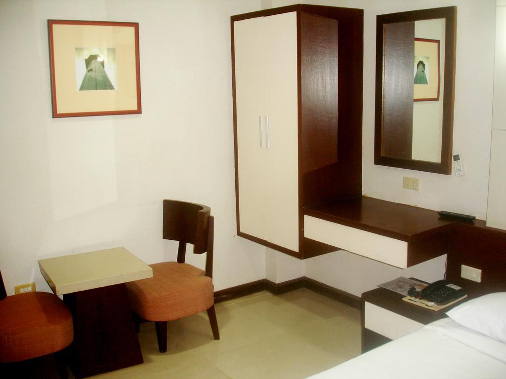 Roxas Midtown Hotel Camera foto