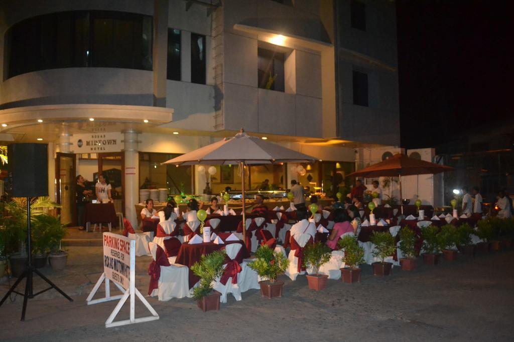Roxas Midtown Hotel Esterno foto
