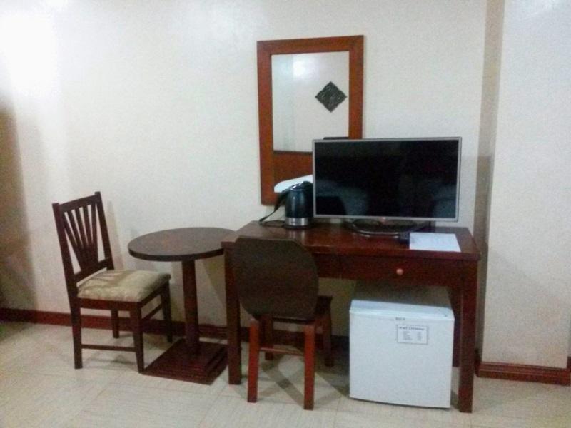 Roxas Midtown Hotel Esterno foto
